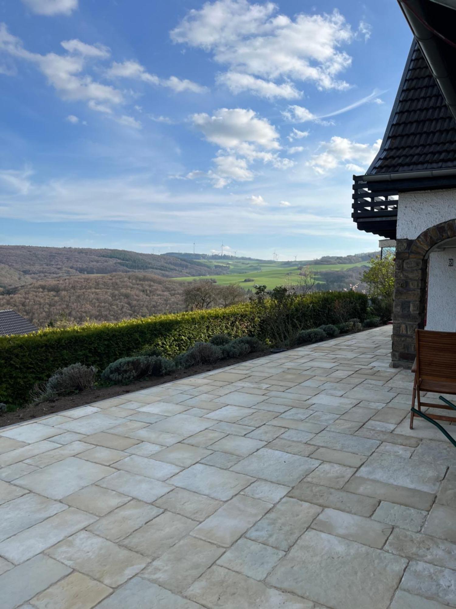 Eifel Landhaus Panoramablick Unter Der Burg Olbrueck Mit Sauna Hottub Grosser Terrasse Und Garten Ideal Fuer Familien نيدِردورنباخ المظهر الخارجي الصورة